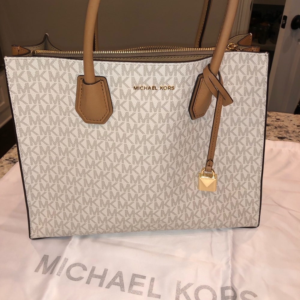 Michael Kors women’s purse